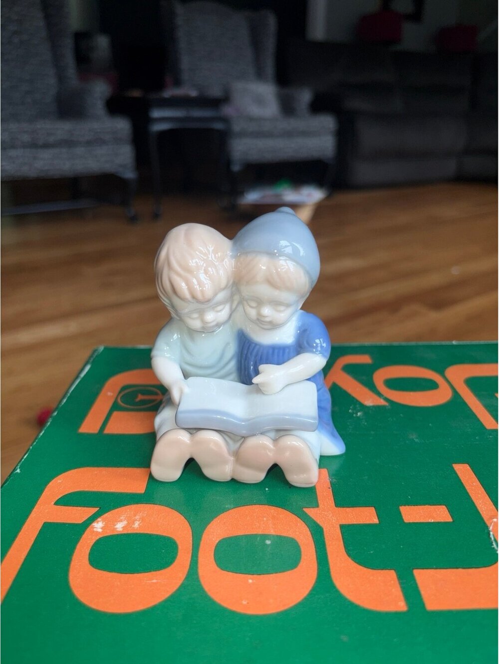 Porcelain Children Reading a Book Figurine Bing & Grondahl Japan 3 x 3.5 in